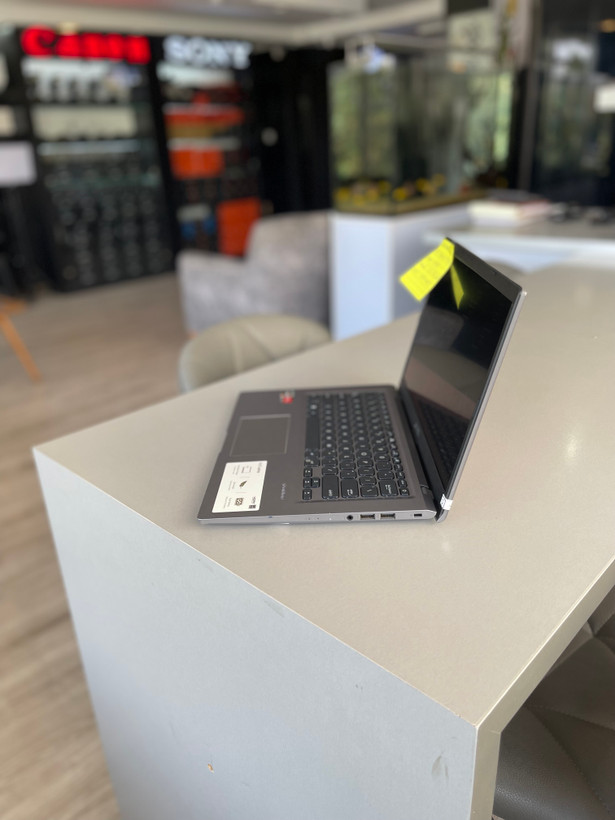 لپتاپ ایسوز ویووبوک /R3-3250u/8GB/128GB SSD/14"/2GB AMD