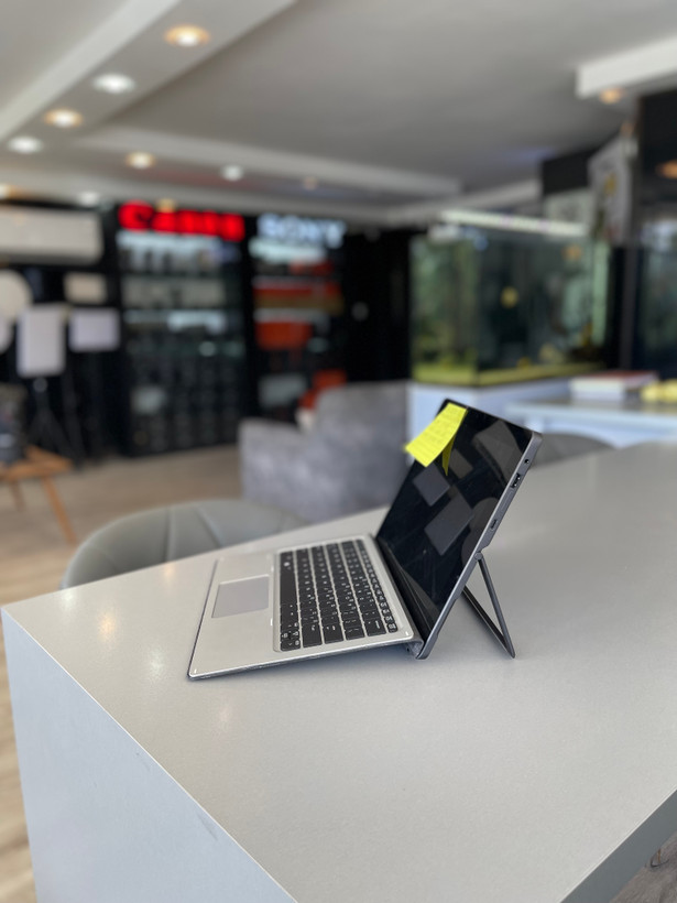 لپتاپ اچ پی الایتx2 پرو/i7-7y75sim/8 GB/ 512 GB SSD/13"/ intel HD