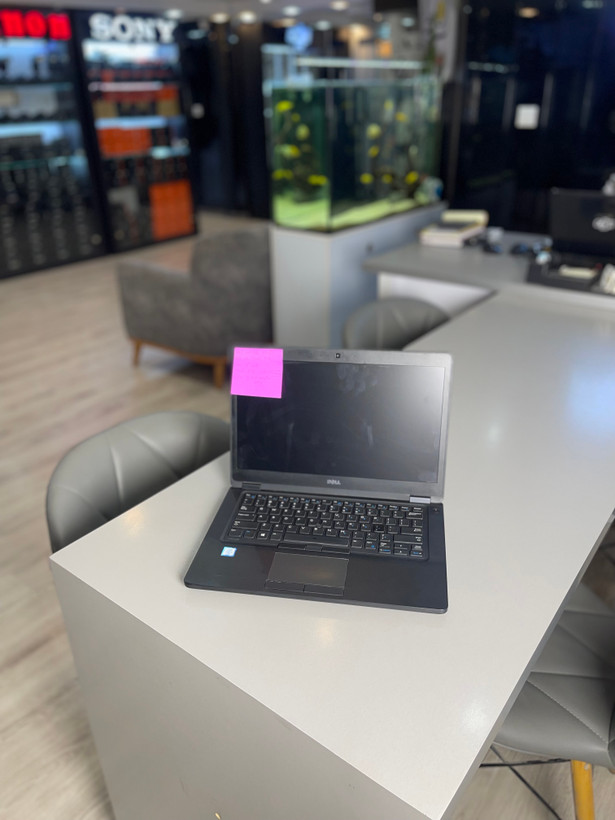 لپتاپ دل لتیتود /i5-7440/8 GB/256GB SSD/2 GB GTX/"14