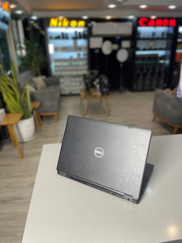 لپتاپ دل لتیتود /i5-7440/8 GB/256GB SSD/2 GB GTX/"14