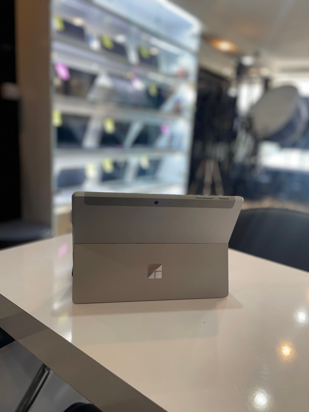 لپتاپ سرفیس گو۱ M3/8/8 GB/128 SSD/Intel UHD/