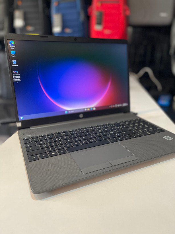 لپتاپ اچ پی ۱۵ /i3-10110u/16 GB/256 GB SSD/Intel UHD/16" FH/
