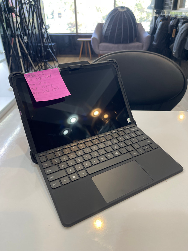 لپتاپ سرفیس گو۱ M3/8/8 GB/128 SSD/Intel UHD/