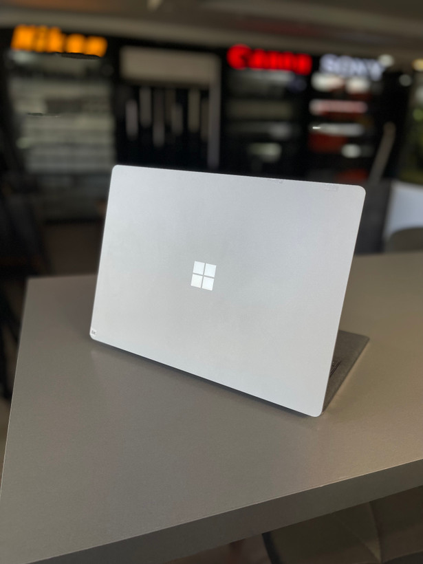 لپتاپ سرفیس۲ corei5-۸۴۵۰/8/256 SSD/intel iris plus/14" 2k