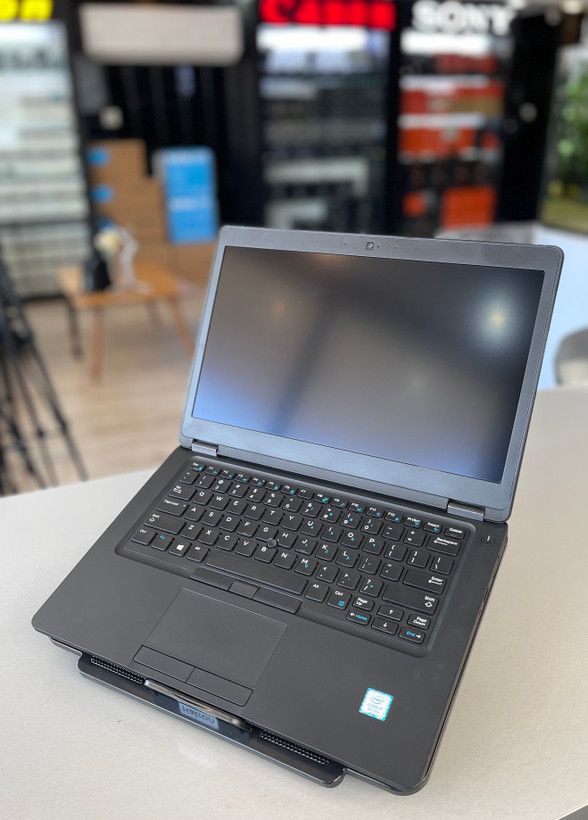 لپتاپ دل لتیتود i7-8/8 GB/256 SSD/2 GB Nvidia /14" ips
