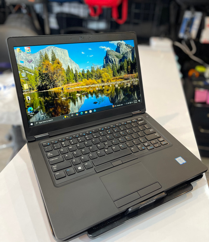 لپتاپ دل لتیتود i7-8/8 GB/256 SSD/2 GB Nvidia /14" ips