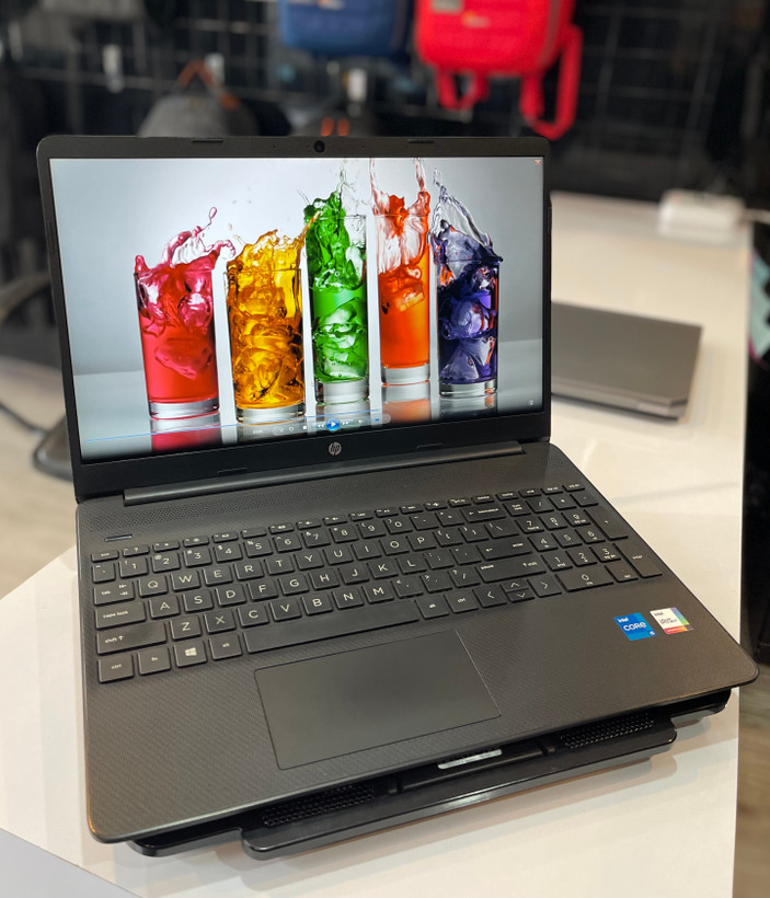 لپتاپ اچ پی ۱۵ /i5-11/8 GB/256 SSD/Intel iris xe/16" ips