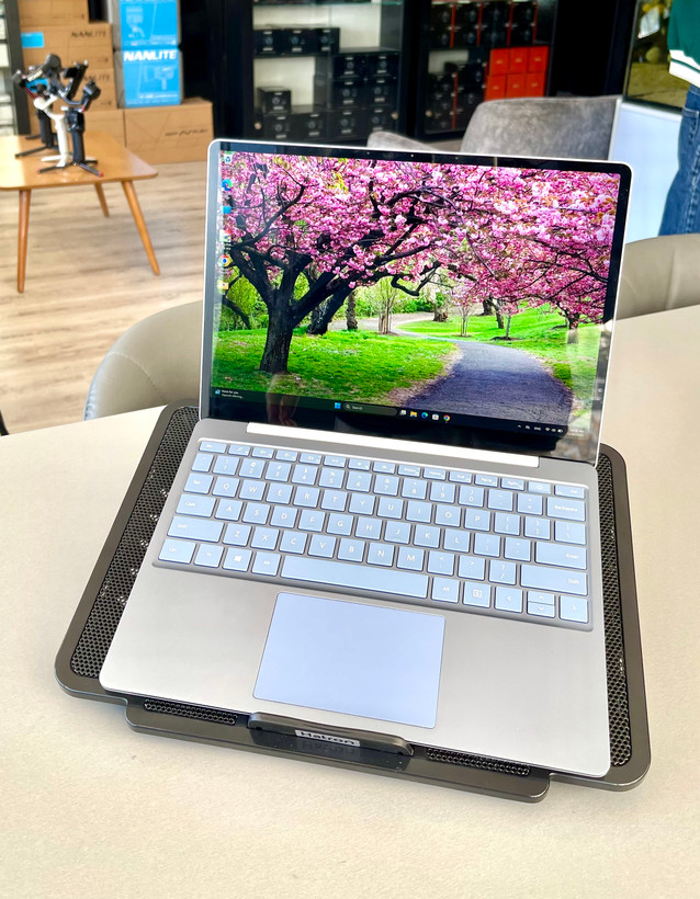 سرفیس لپتاپ گو۲/i5-11/8/256 SSD/intel iris/14" 2k
