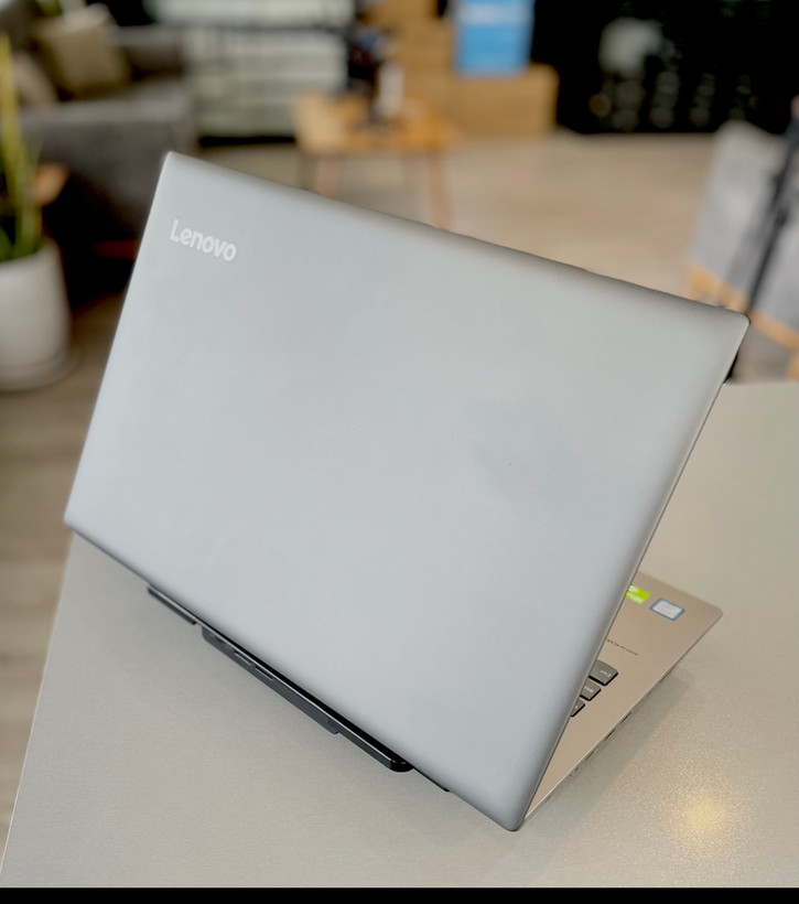 لپتاپ لنوو ۵۲۰ /i5-8/8 GB/250 SSD/4 GB Nvidia Geforce mx130/16" ips