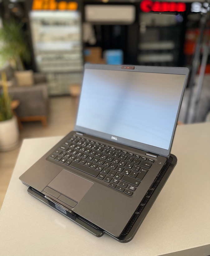 لپتاپ دل لتیتود ۵۳۰۰ i5-8/8 GB/256 SSD/intel UHD/14" ips