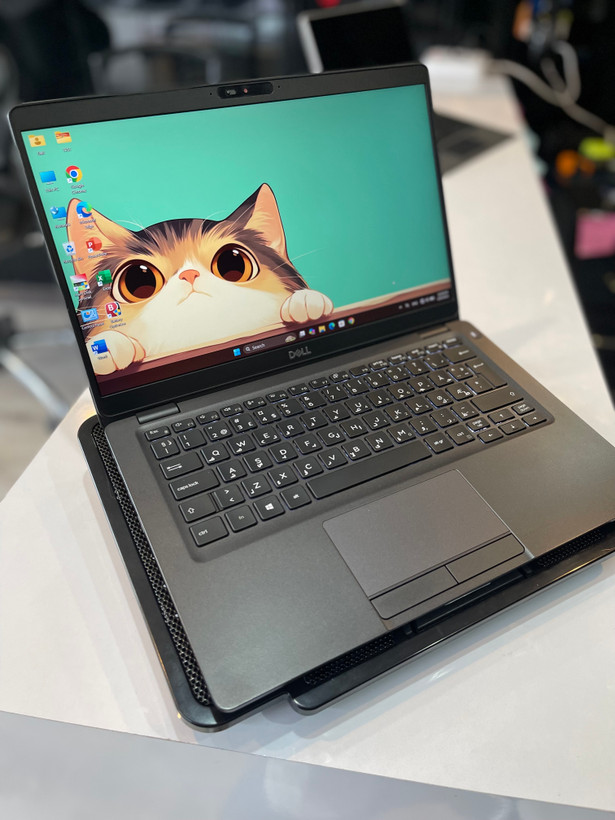 لپتاپ دل لتیتود ۵۳۰۰ i5-8/8 GB/256 SSD/intel UHD/14" ips
