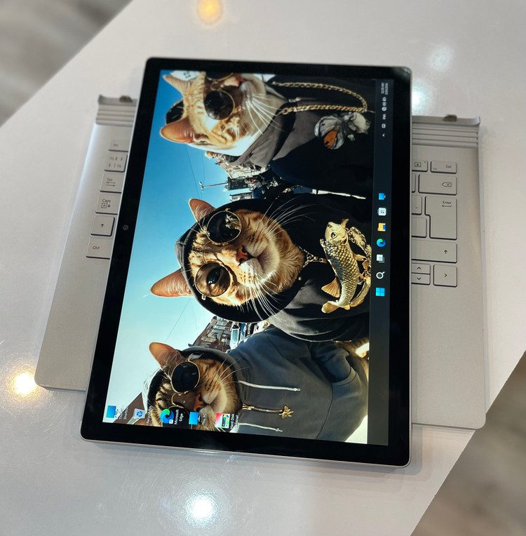 لپتاپ سرفیس بوک۲ i7-8/8 GB/256 SSD/2 GB Nvidia GTX1050/15" 3k