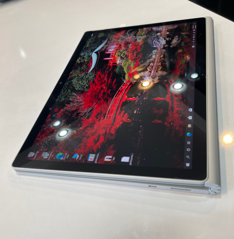 لپتاپ سرفیس بوک۲ i7-8/8 GB/256 SSD/2 GB Nvidia GTX1050/15" 3k