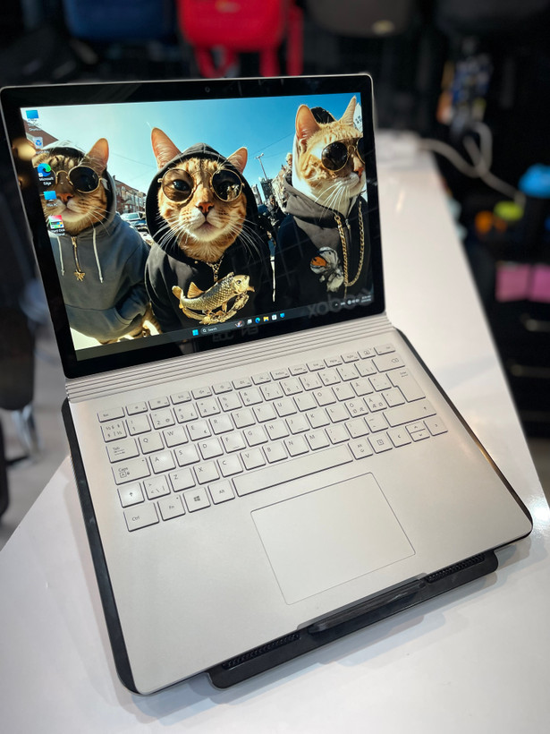 لپتاپ سرفیس بوک۲ i7-8/8 GB/256 SSD/2 GB Nvidia GTX1050/15" 3k