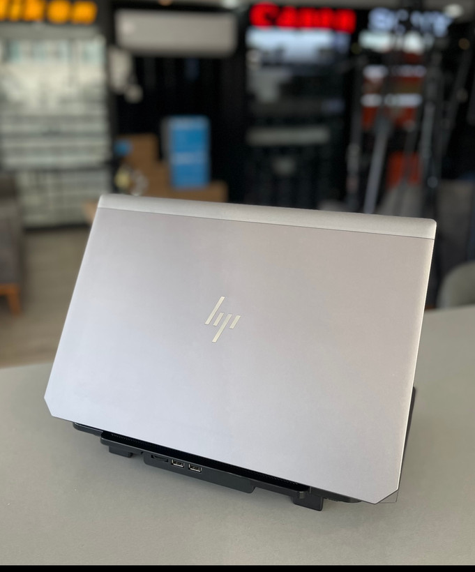 لپتاپ اچ پی زدبوک ۱۵ i7-8/16/512 SSD/4 GB Nvidia P1000/16" ips