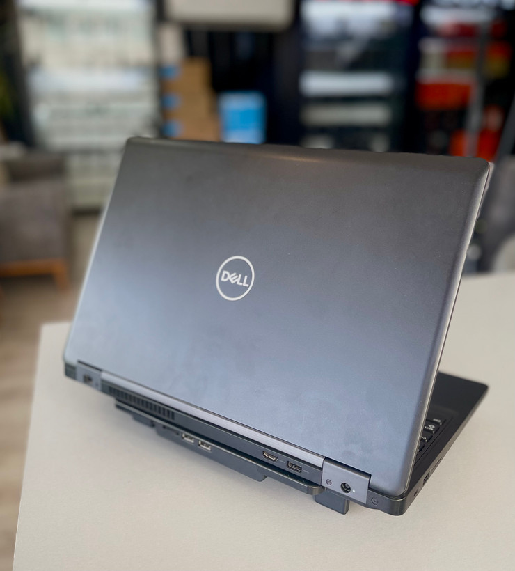 لپتاپ دل لتیتود۵۵۹۰-8/8 GB/256 SSD/intel UHD/16"