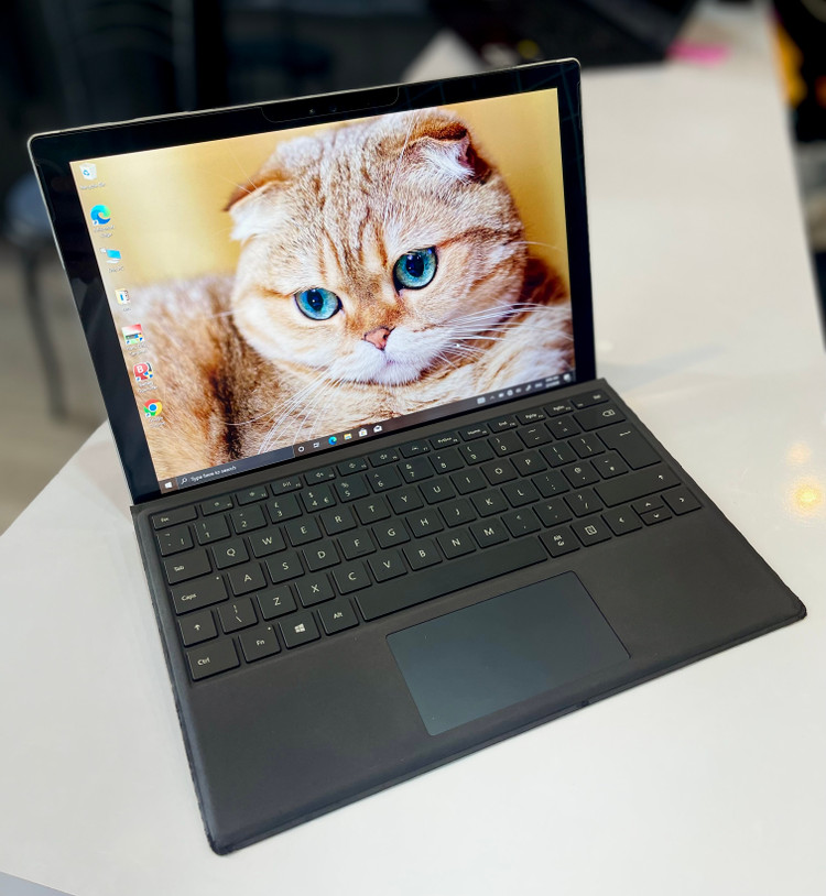 لپتاپ سرفیس پرو۴ i7-6/16 GB/256 SSD/intel iris/14" 2k