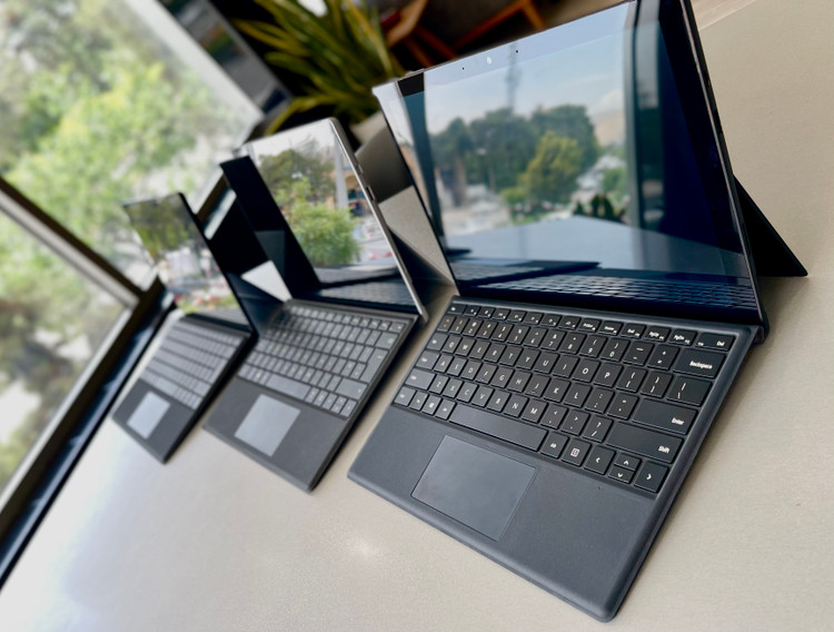 لپتاپ سرفیس پرو۴ i7-6/16 GB/256 SSD/intel iris/14" 2k