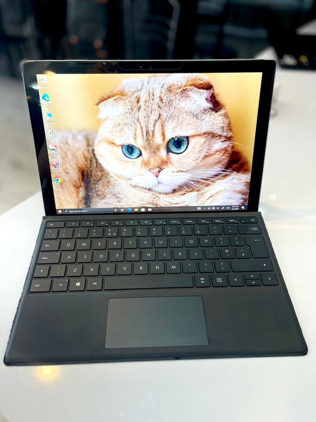 لپتاپ سرفیس پرو۴ i7-6/16 GB/256 SSD/intel iris/14" 2k