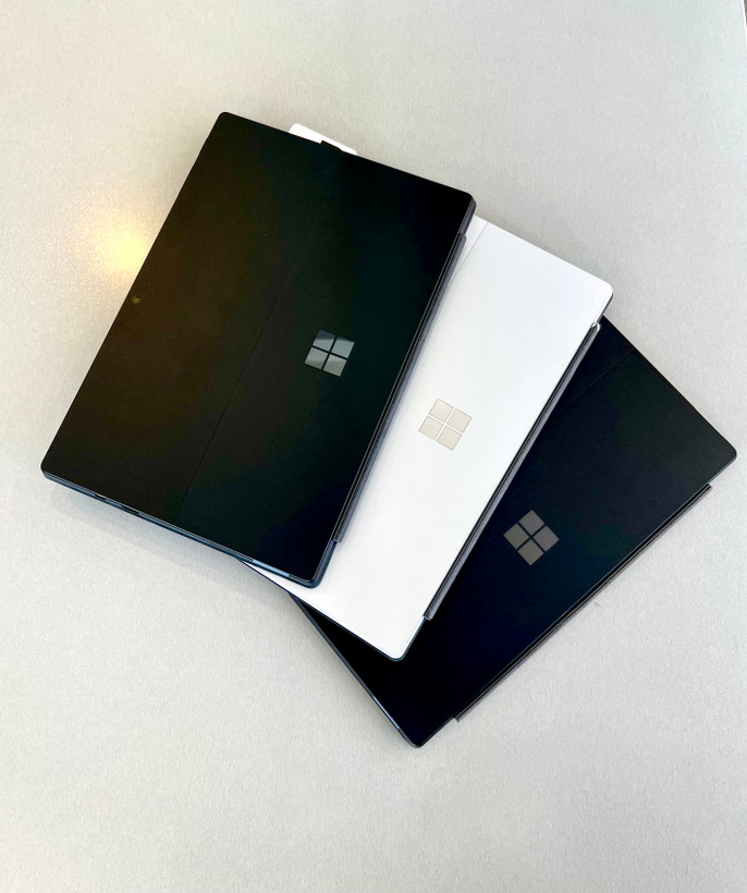لپتاپ سرفیس پرو۴ i7-6/16 GB/256 SSD/intel iris/14" 2k