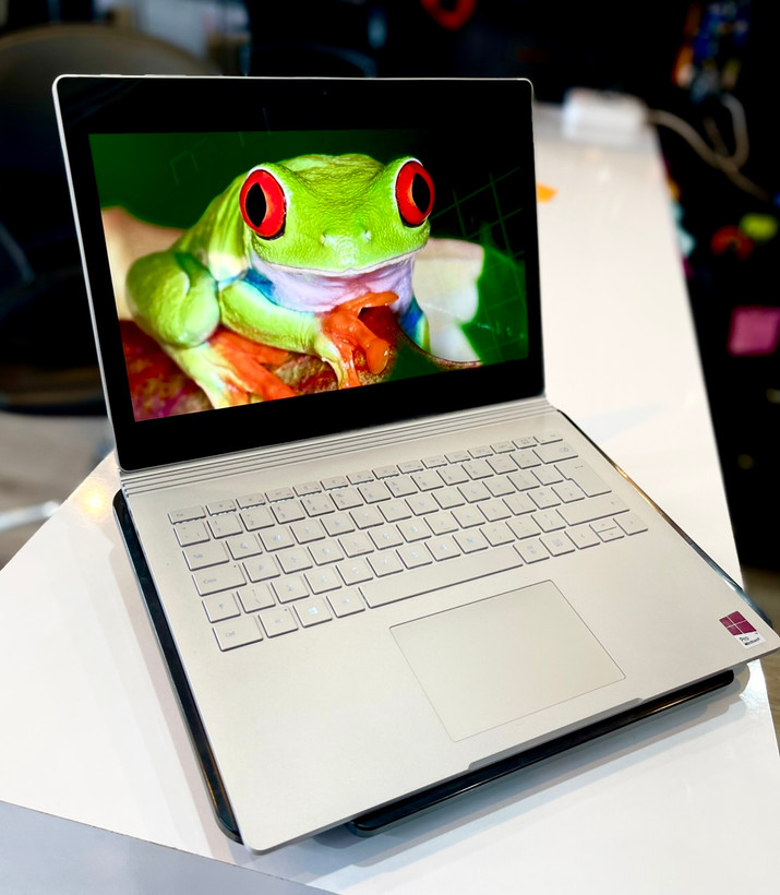 سرفیس سورفیس بوک۳ i5-10/8/256/intel iris xe/14" 2k