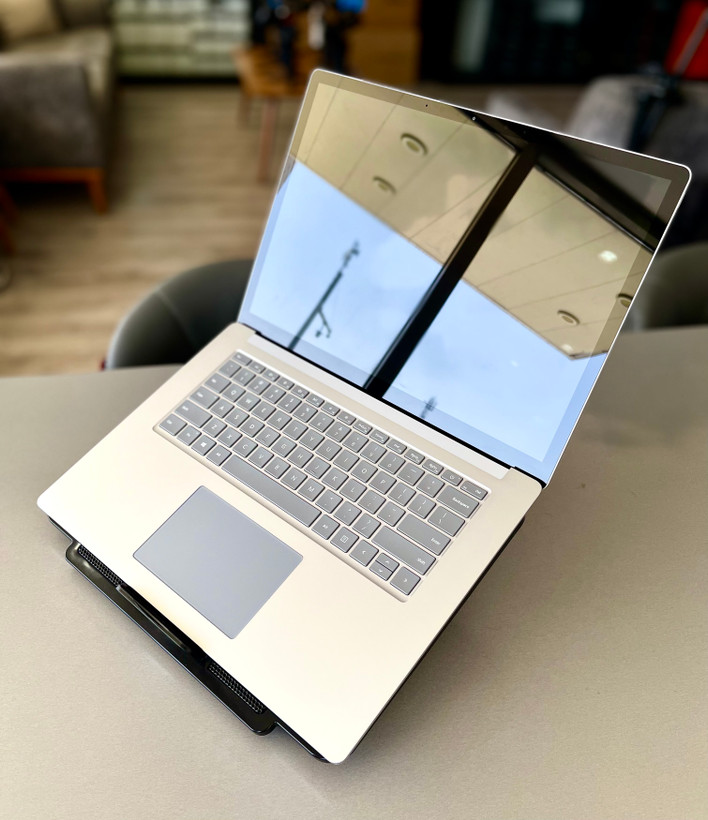 سرفیس سورفیس لپتاپ۳ i5-10/16 GB/256 SSD/Intel iris Xe/15" 3k