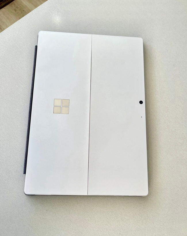 سرفیس تبلتشو پرو۵ i5/7/8 GB//256 SSD/13" 2k sim